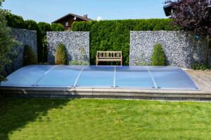 FlexiRoof is a innovative pool cover for your outdoor area